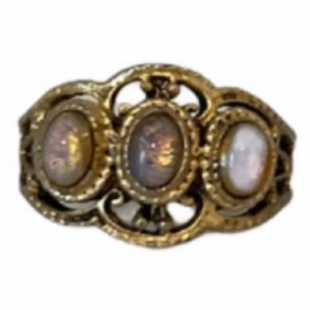 Elegant Vintage Ring 3 Stone Bezel Opal Moonstone Delicate Ornate Gold Filigree